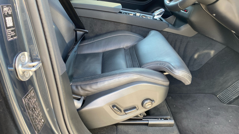 Volvo XC90 2.0 T8 PHEV Ultra Dark 5dr AWD Geartronic Estate